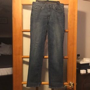 Curvy cut Eddie Bauer Jeans. Size 6